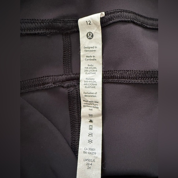 Lululemon Athletica Cargo Super-High-Rise Hiking Tight size 12 - Picture 6 of 6